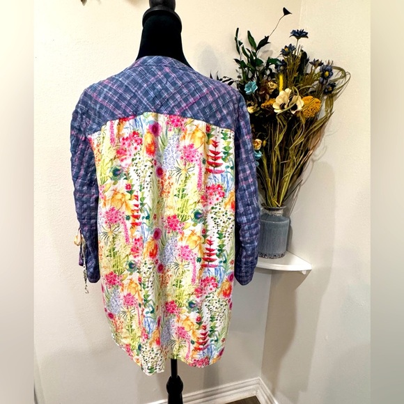 Sharon Young Blue and Pink Button Down Tunic with Mandarin Collar Tie Sleeves - Picture 6 of 10